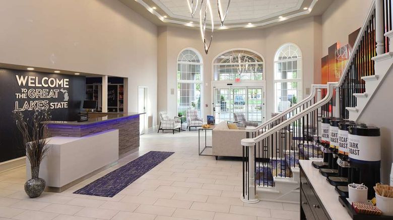 <b>Hampton Inn Holland Lobby</b>. Images powered by <a href="https://iceportal.shijigroup.com/" title="IcePortal" target="_blank">IcePortal</a>.