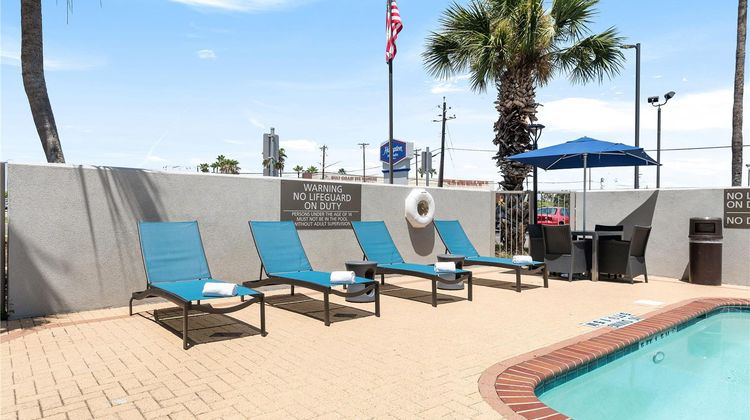 Hampton Inn & Suites Harlingen Pool