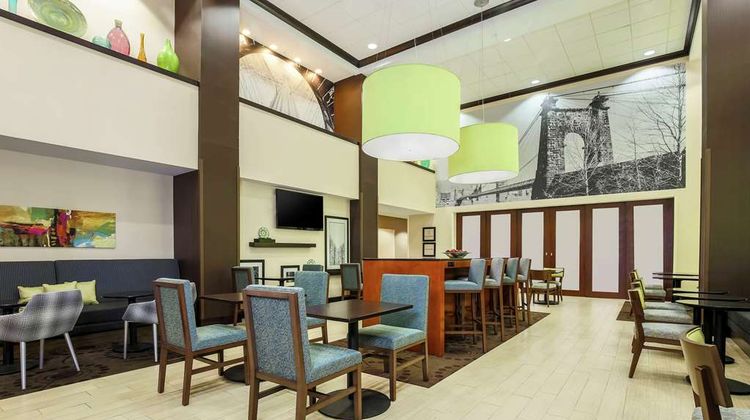 Hampton Inn/Stes Wheeling-The Highlands Lobby