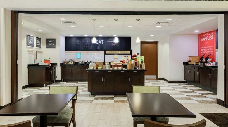 <b>Hampton Inn/Stes Wheeling-The Highlands Restaurant</b>. Images powered by <a href="https://iceportal.shijigroup.com/" title="IcePortal" target="_blank">IcePortal</a>.
