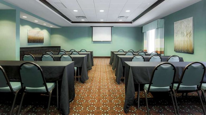 <b>Hampton Inn/Stes Wheeling-The Highlands Meeting</b>. Images powered by <a href="https://iceportal.shijigroup.com/" title="IcePortal" target="_blank">IcePortal</a>.