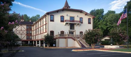 Hampton Inn Helen on the River Exterior