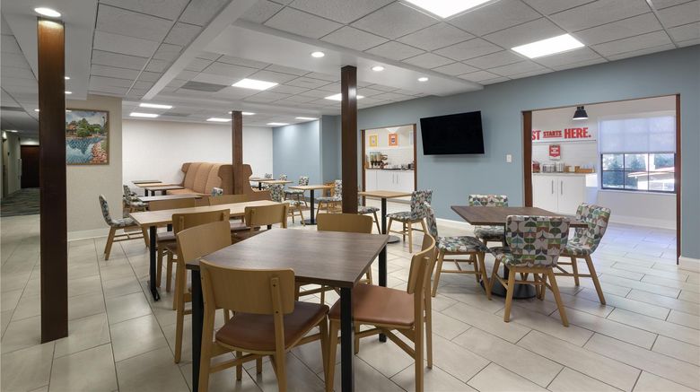 <b>Hampton Inn Helen on the River Restaurant</b>. Images powered by <a href="https://iceportal.shijigroup.com/" title="IcePortal" target="_blank">IcePortal</a>.