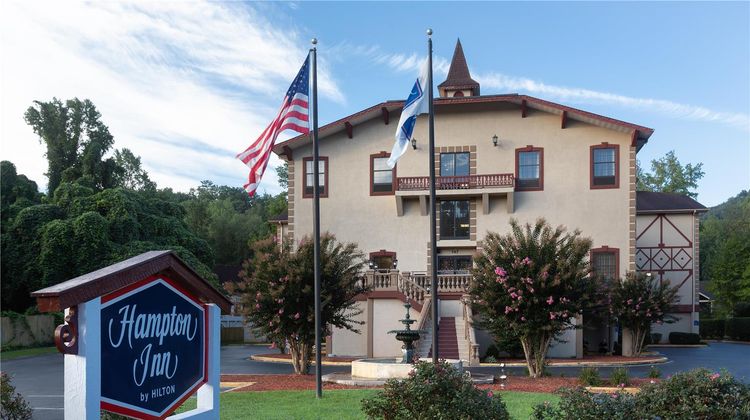 Hampton Inn Helen on the River Exterior