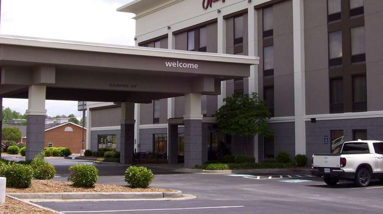 Hampton Inn Hillsville Exterior