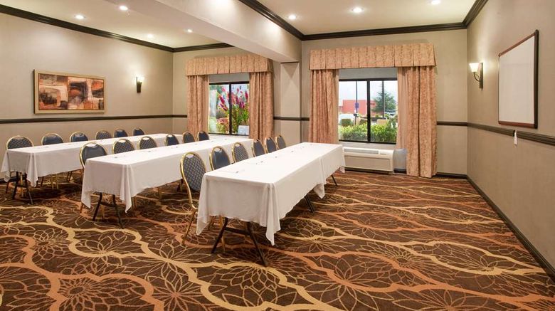 <b>Hampton Inn & Suites Hemet Meeting</b>. Images powered by <a href="https://iceportal.shijigroup.com/" title="IcePortal" target="_blank">IcePortal</a>.