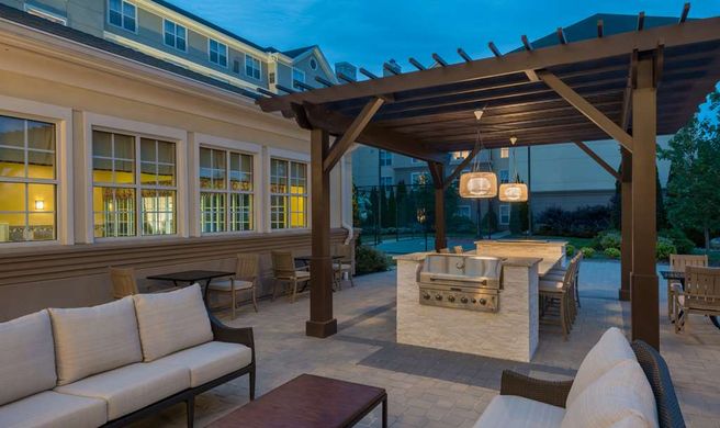 Homewood Suites by Hilton Holyoke Exterior
