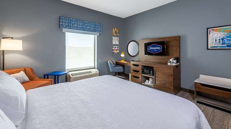 <b>Hampton Inn & Suites Hopkinsville Room</b>. Images powered by <a href="https://iceportal.shijigroup.com/" title="IcePortal" target="_blank">IcePortal</a>.