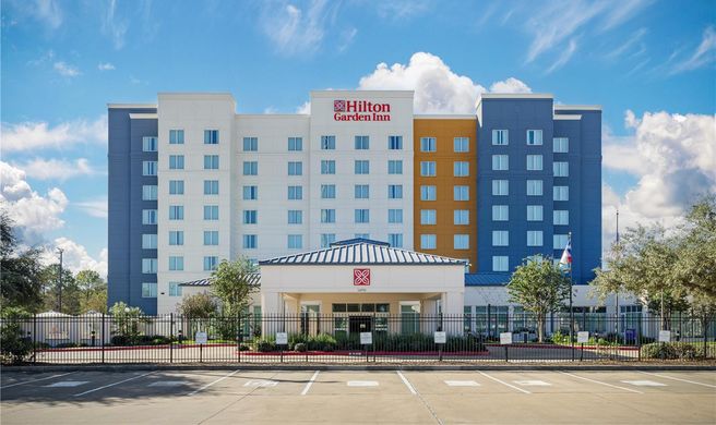 Hilton Garden Inn Houston NW America Plz Exterior