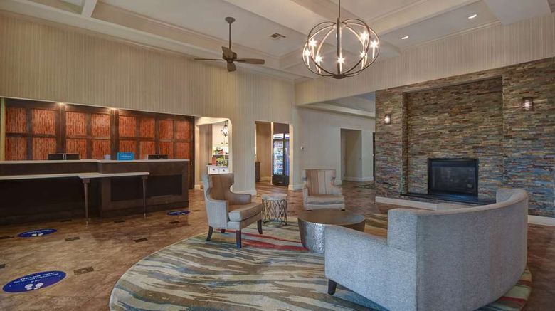 <b>Homewood Suites by Hilton Intercon Arpt Lobby</b>. Images powered by <a href="https://iceportal.shijigroup.com/" title="IcePortal" target="_blank">IcePortal</a>.