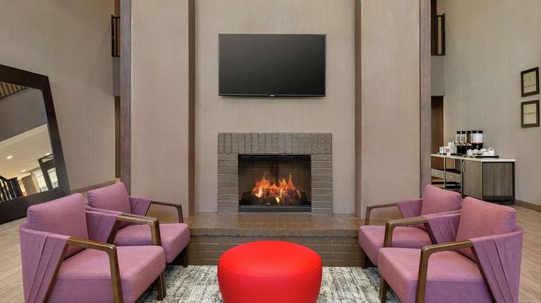 <b>Hampton Inn & Suites Cypress Station Lobby</b>. Images powered by <a href="https://iceportal.shijigroup.com/" title="IcePortal" target="_blank">IcePortal</a>.