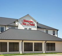 Hampton Inn & Suites Cypress Station Exterior