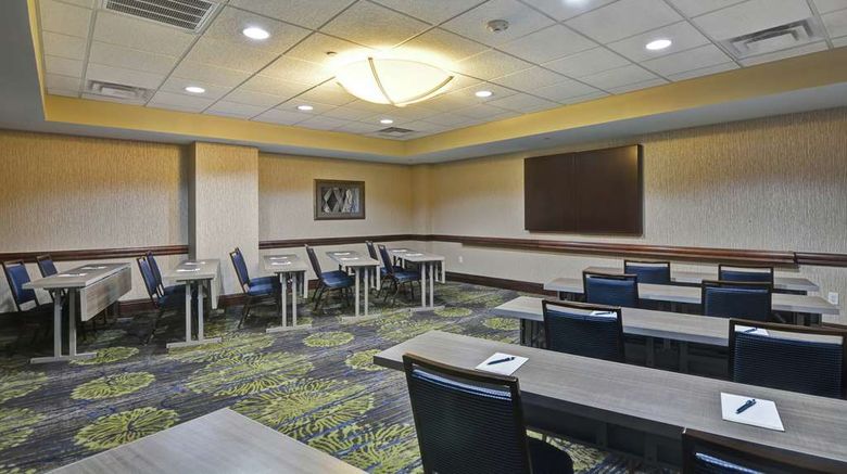 <b>Homewood Suites by Hilton Galleria Meeting</b>. Images powered by <a href="https://iceportal.shijigroup.com/" title="IcePortal" target="_blank">IcePortal</a>.