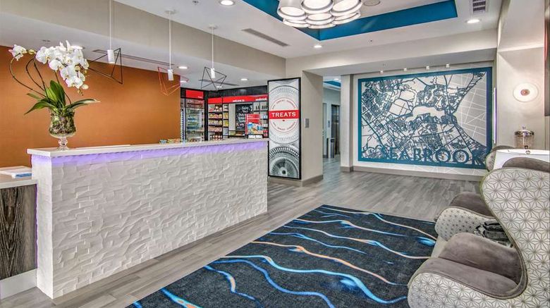 <b>Hampton Inn Seabrook Lobby</b>. Images powered by <a href="https://iceportal.shijigroup.com/" title="IcePortal" target="_blank">IcePortal</a>.