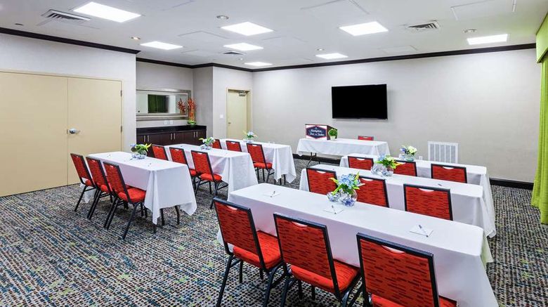 <b>Hampton Inn & Suites Houston/League City Meeting</b>. Images powered by <a href="https://iceportal.shijigroup.com/" title="IcePortal" target="_blank">IcePortal</a>.