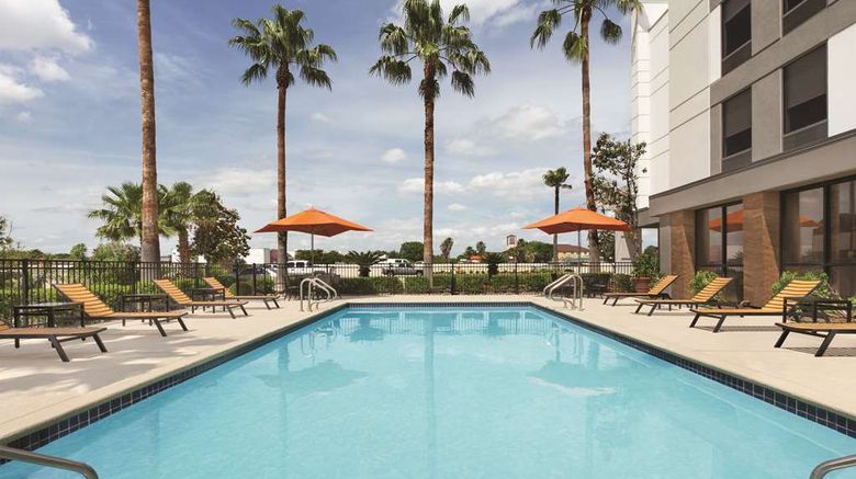 <b>Hampton Inn Houston-Brookhollow Pool</b>. Images powered by <a href="https://iceportal.shijigroup.com/" title="IcePortal" target="_blank">IcePortal</a>.