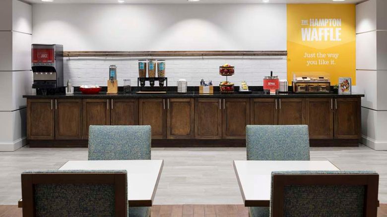 <b>Hampton Inn Houston-Near the Galleria Restaurant</b>. Images powered by <a href="https://iceportal.shijigroup.com/" title="IcePortal" target="_blank">IcePortal</a>.