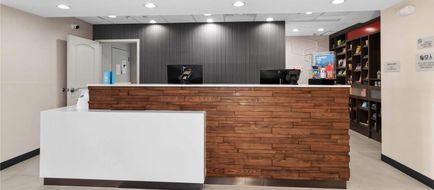Hampton Inn & Suites Rosenberg Lobby