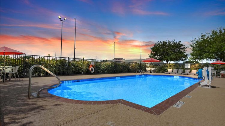 Hampton Inn & Suites Rosenberg Pool