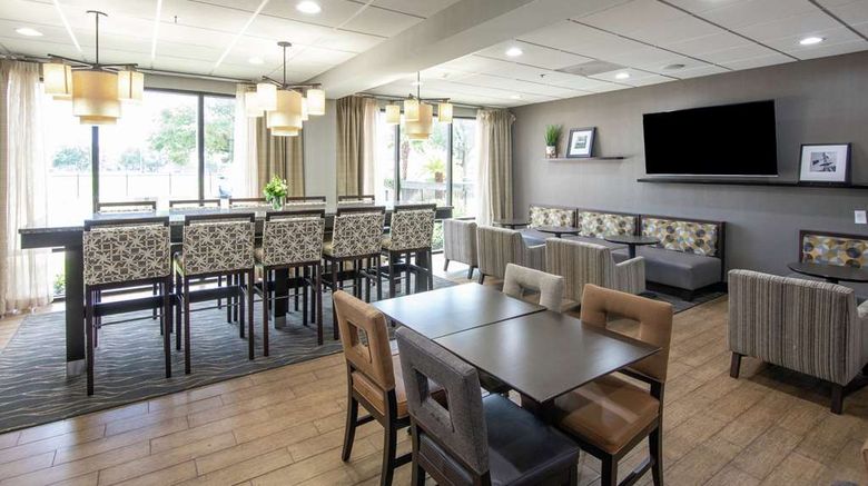 <b>Hampton Inn I-10W Energy Corridor Restaurant</b>. Images powered by <a href="https://iceportal.shijigroup.com/" title="IcePortal" target="_blank">IcePortal</a>.
