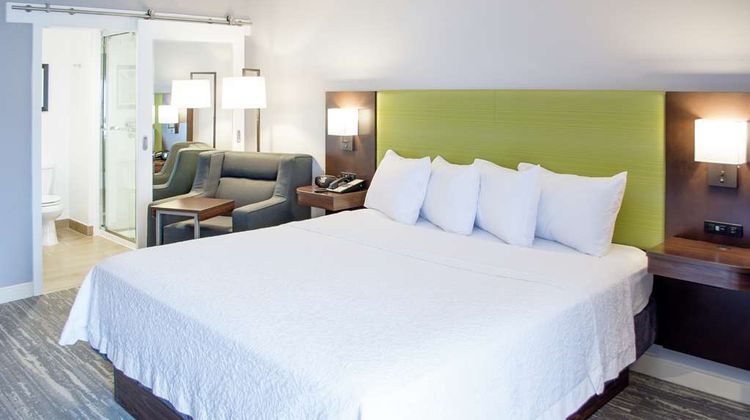 Hampton Inn I-10W Energy Corridor Room