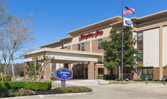 Hampton Inn Houston Willowbrook Mall Exterior