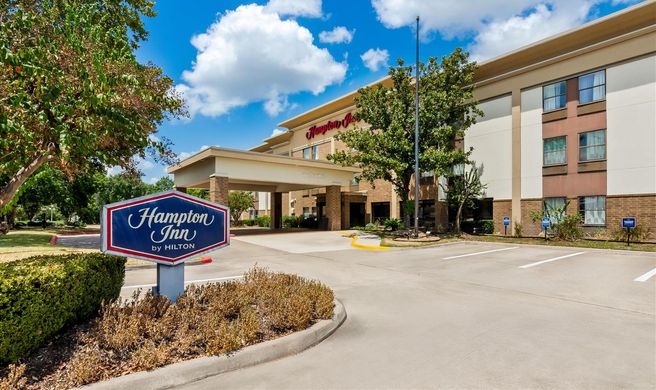 Hampton Inn Houston Willowbrook Mall Exterior