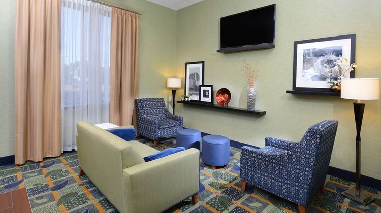 Hampton Inn High Point Lobby