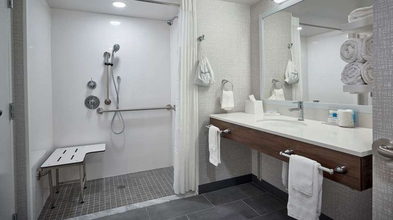 <b>Hampton Inn Harrisburg West Room</b>. Images powered by <a href="https://iceportal.shijigroup.com/" title="IcePortal" target="_blank">IcePortal</a>.