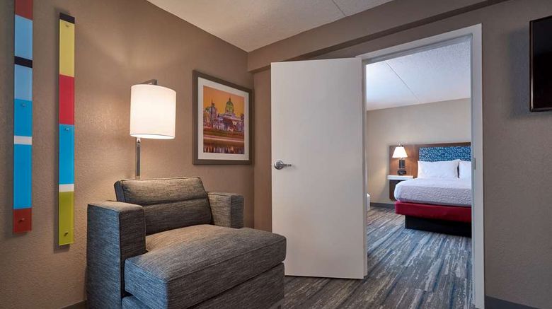 <b>Hampton Inn Harrisburg West Room</b>. Images powered by <a href="https://iceportal.shijigroup.com/" title="IcePortal" target="_blank">IcePortal</a>.