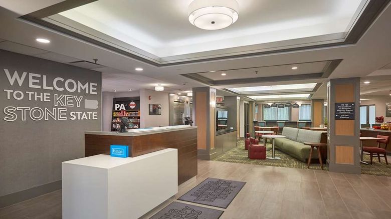 <b>Hampton Inn Harrisburg West Lobby</b>. Images powered by <a href="https://iceportal.shijigroup.com/" title="IcePortal" target="_blank">IcePortal</a>.