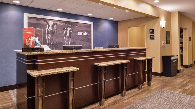 Hampton Inn Harrisonburg South Lobby