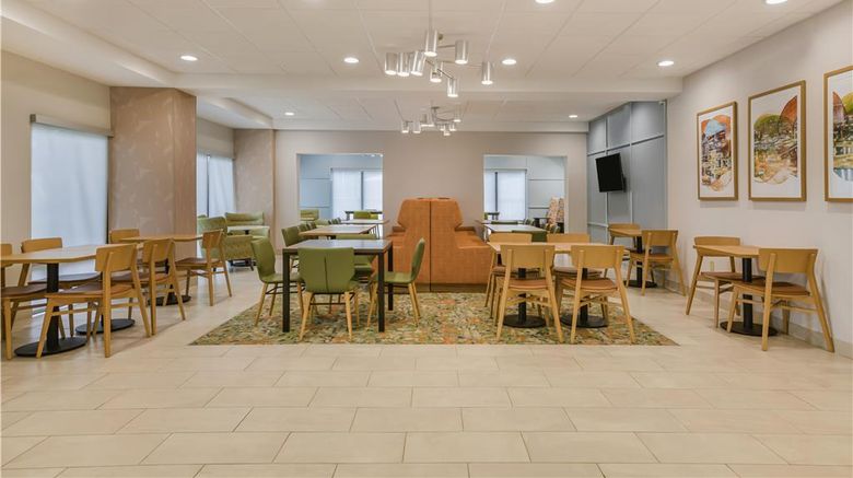 <b>Hampton Inn Huntsville-Arsenal/South Lobby</b>. Images powered by <a href="https://iceportal.shijigroup.com/" title="IcePortal" target="_blank">IcePortal</a>.