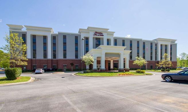 Hampton Inn & Suites Hampton Cove Exterior