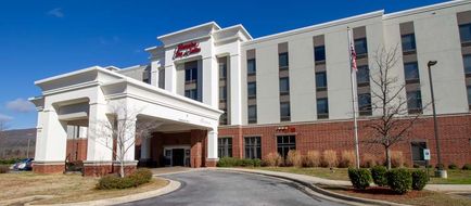 Hampton Inn & Suites Hampton Cove Exterior