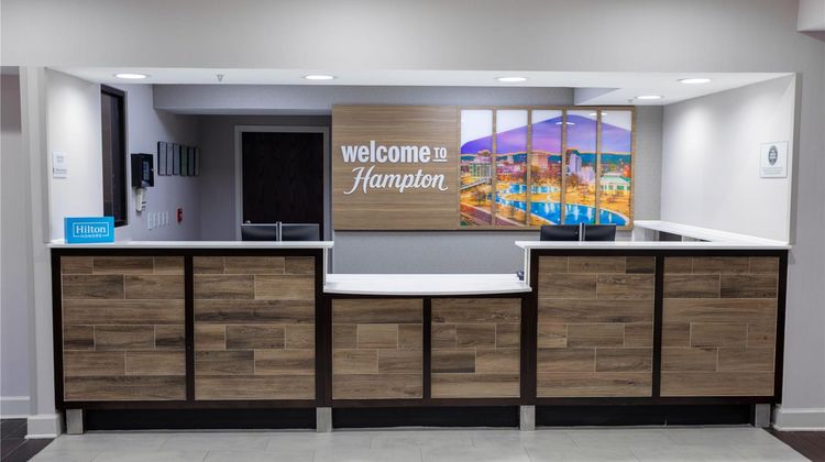 Hampton Inn Madison Lobby