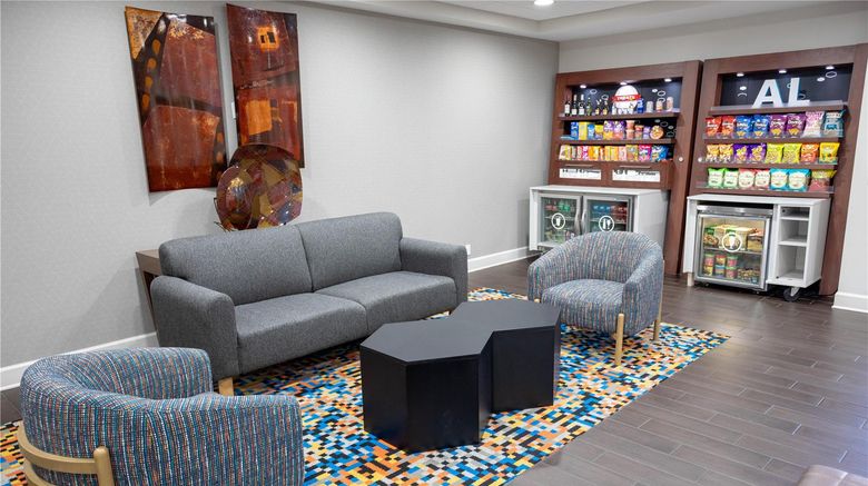 <b>Hampton Inn Madison Restaurant</b>. Images powered by <a href="https://iceportal.shijigroup.com/" title="IcePortal" target="_blank">IcePortal</a>.