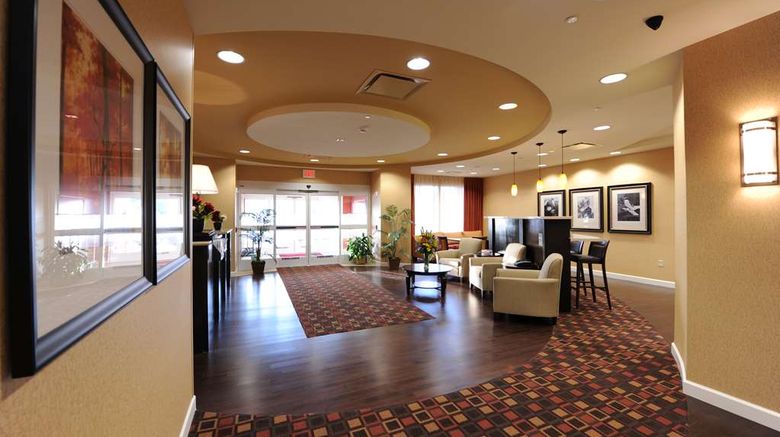 <b>Hampton Inn and Suites - Scottsboro Lobby</b>. Images powered by <a href="https://iceportal.shijigroup.com/" title="IcePortal" target="_blank">IcePortal</a>.