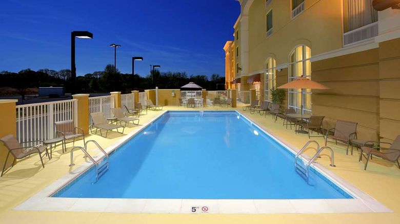 <b>Hampton Inn and Suites - Scottsboro Pool</b>. Images powered by <a href="https://iceportal.shijigroup.com/" title="IcePortal" target="_blank">IcePortal</a>.