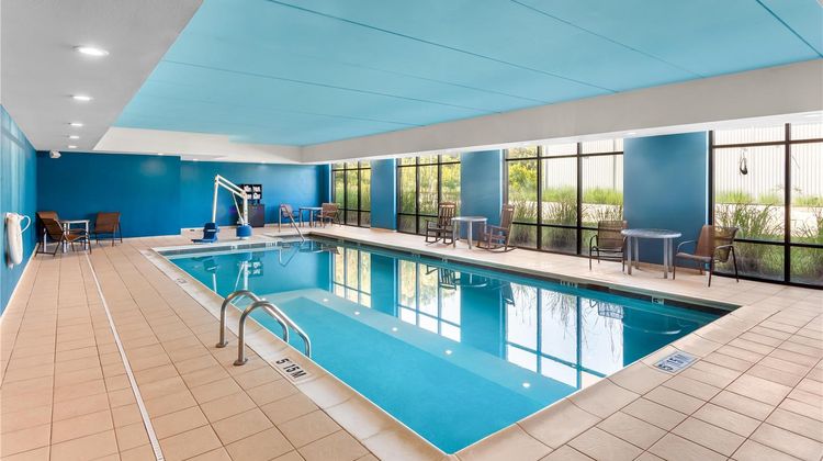 Hampton Inn Huntington University Area Pool