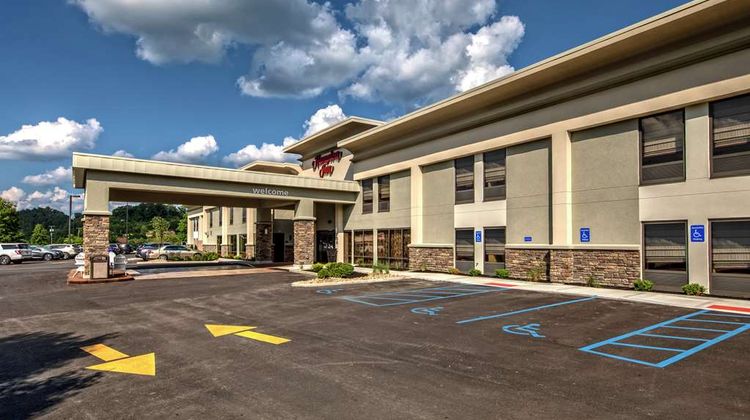 Hampton Inn Ashland Exterior