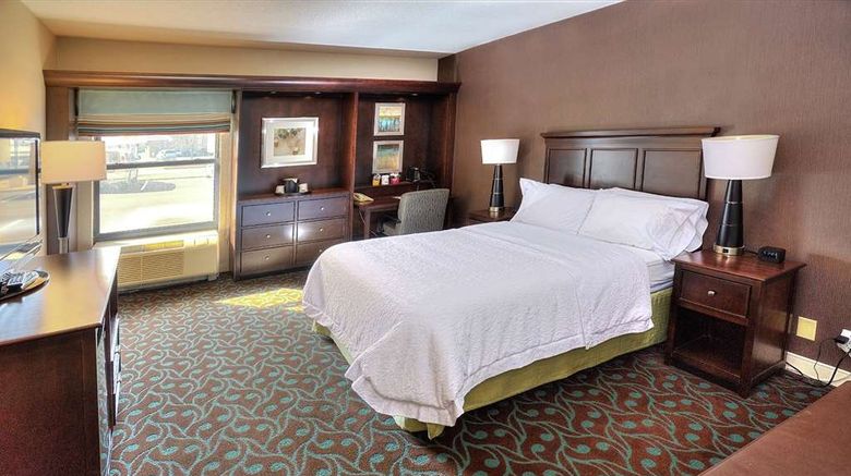 <b>Hampton Inn Terre Haute Room</b>. Images powered by <a href="https://iceportal.shijigroup.com/" title="IcePortal" target="_blank">IcePortal</a>.
