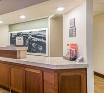 Hampton Inn Terre Haute Lobby