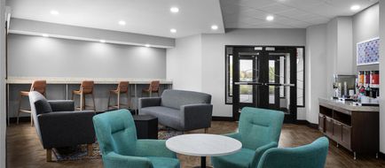 Hampton Inn Terre Haute Lobby