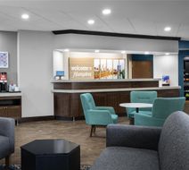 Hampton Inn Terre Haute Lobby