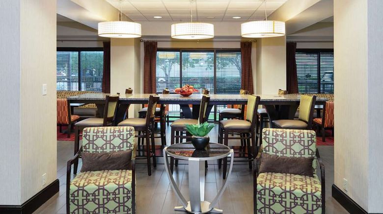 <b>Hampton Inn Houma Lobby</b>. Images powered by <a href="https://iceportal.shijigroup.com/" title="IcePortal" target="_blank">IcePortal</a>.