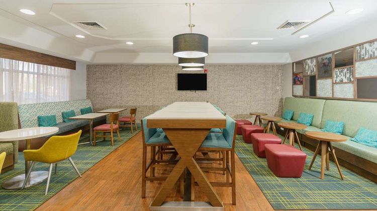 Hampton Inn Hutchinson Lobby