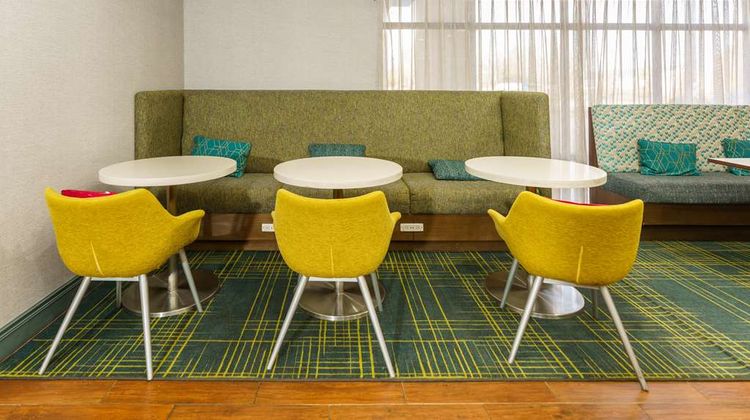 Hampton Inn Hutchinson Lobby