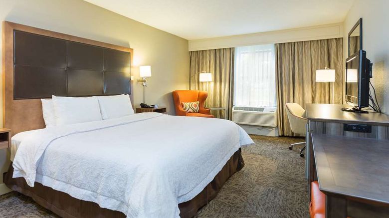 <b>Hampton Inn Havelock Room</b>. Images powered by <a href="https://iceportal.shijigroup.com/" title="IcePortal" target="_blank">IcePortal</a>.