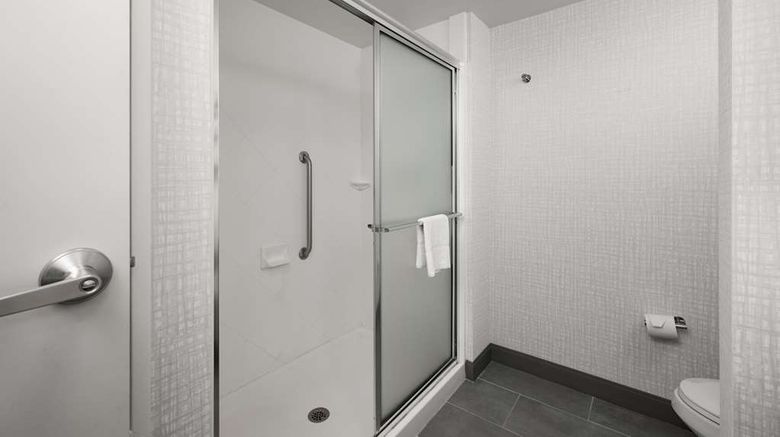 <b>Hampton Inn & Suites Cape Cod/W Yarmouth Room</b>. Images powered by <a href="https://iceportal.shijigroup.com/" title="IcePortal" target="_blank">IcePortal</a>.